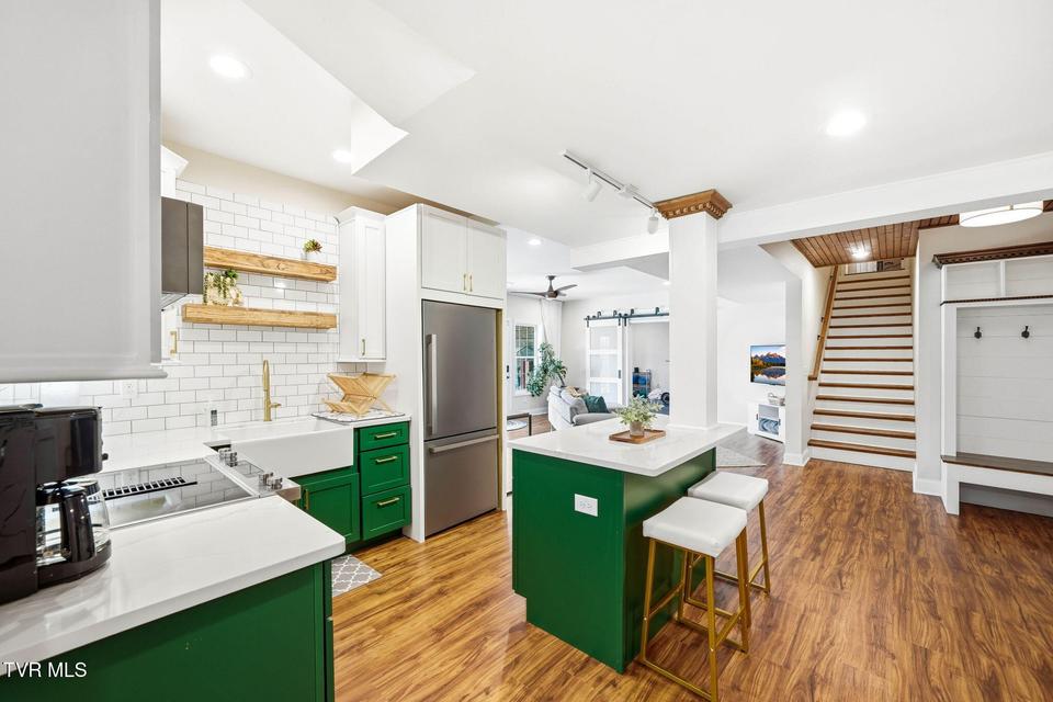 Photo #53: 425 Settlers Way