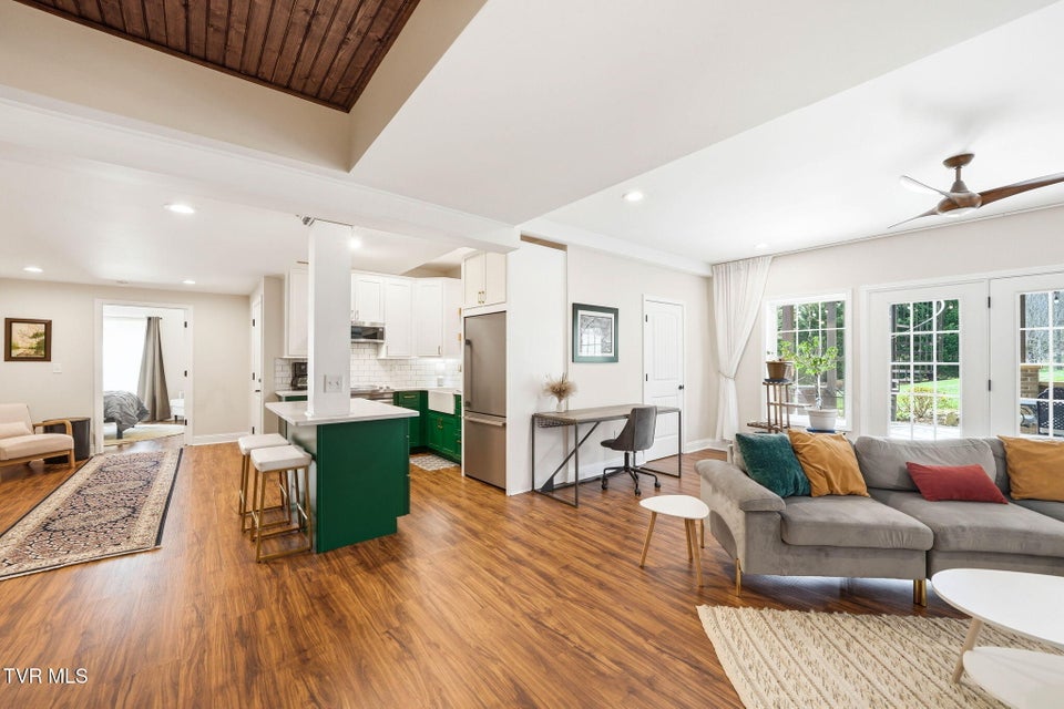 Photo #54: 425 Settlers Way