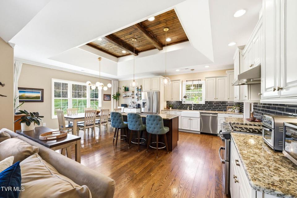 Photo #3: 425 Settlers Way