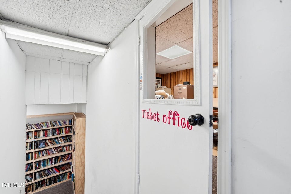 Photo #31: 114 West Jackson Street