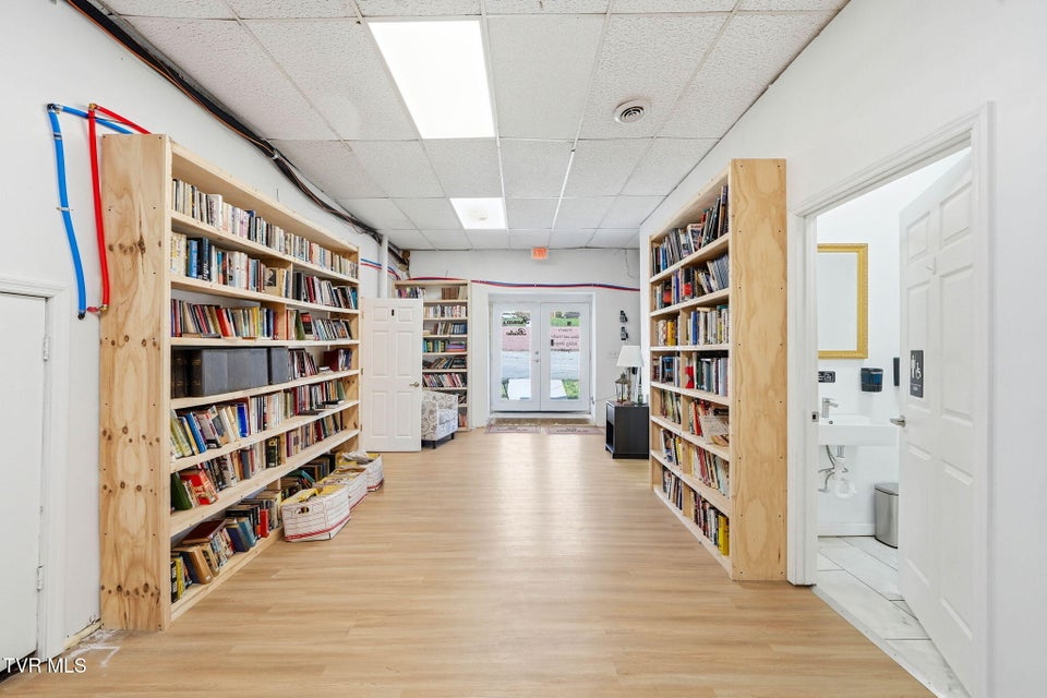 Photo #32: 114 West Jackson Street