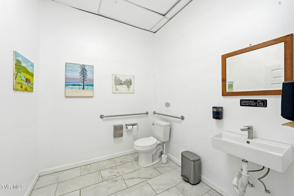 Photo #29: 114 West Jackson Street