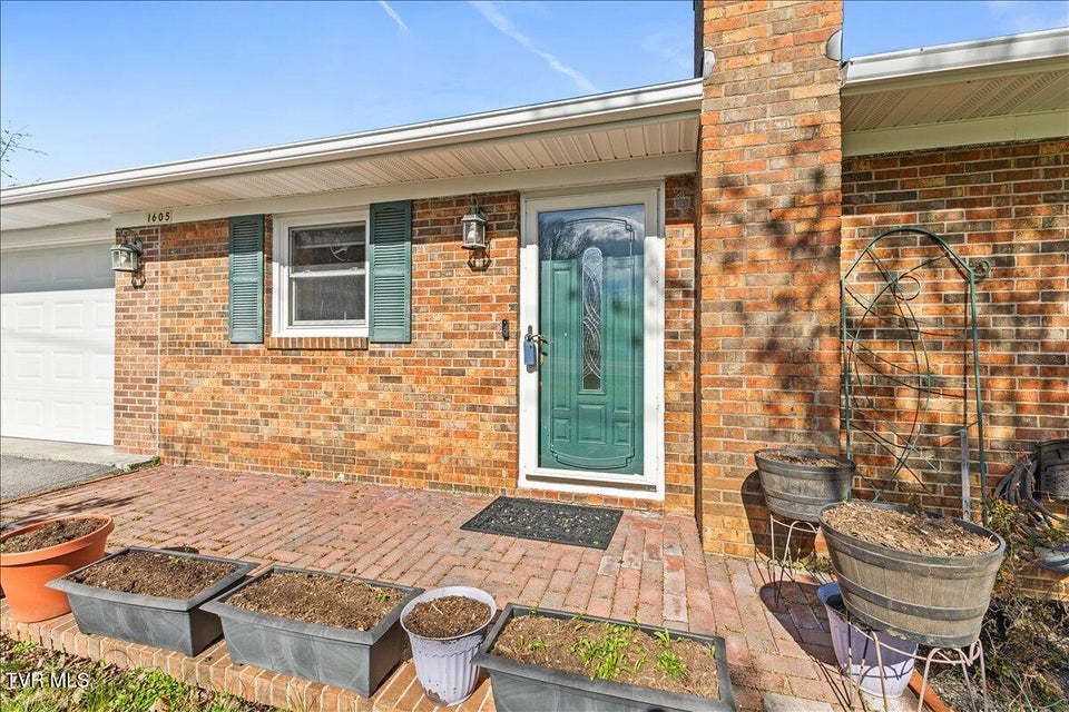 Photo #10: 1605 Southwest Avenue