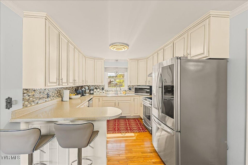 Photo #13: 1605 Southwest Avenue