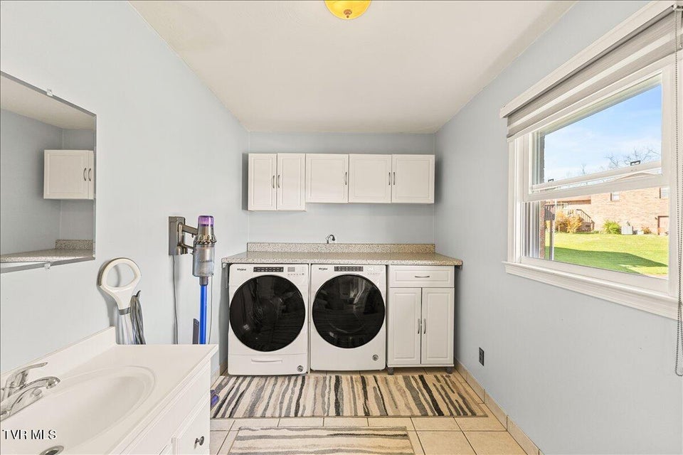 Photo #23: 1605 Southwest Avenue