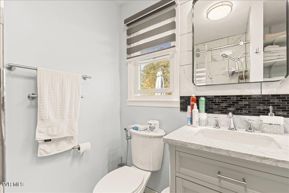 Photo #35: 1605 Southwest Avenue