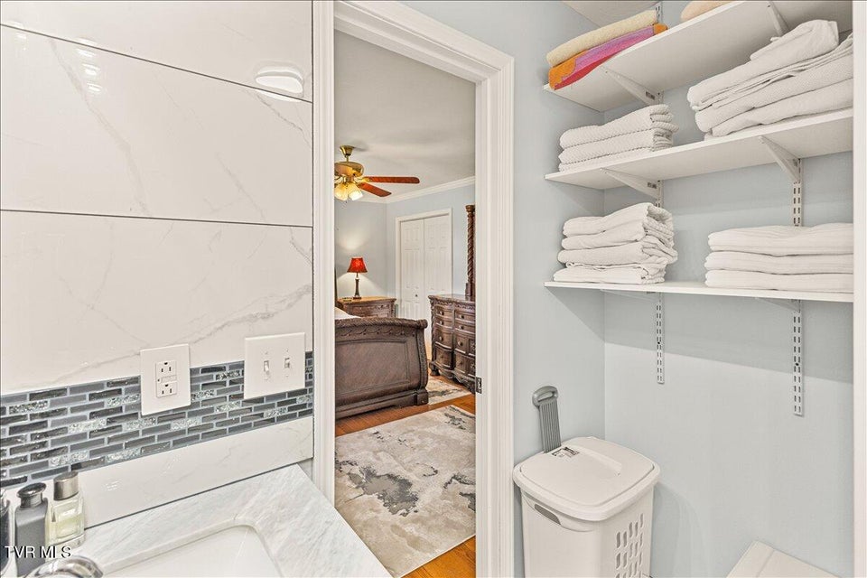 Photo #36: 1605 Southwest Avenue