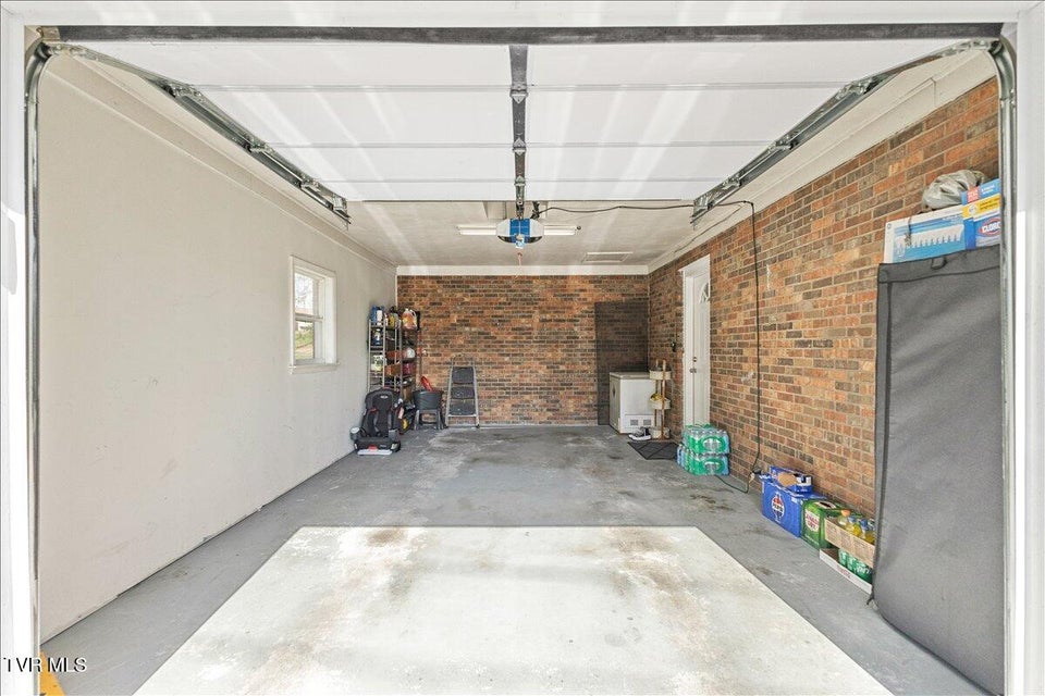 Photo #37: 1605 Southwest Avenue