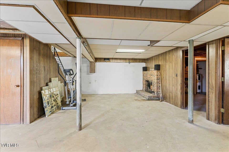 Photo #46: 1605 Southwest Avenue