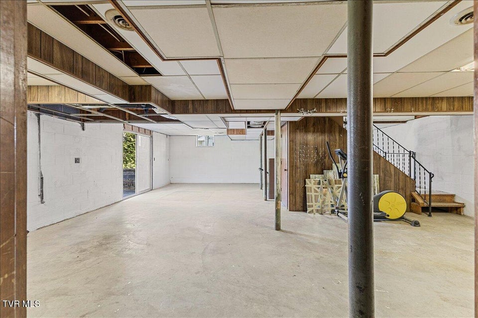 Photo #50: 1605 Southwest Avenue