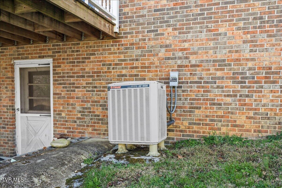 Photo #51: 1605 Southwest Avenue