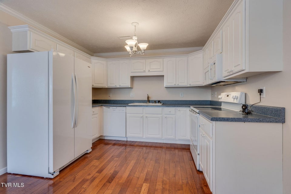 Photo #11: 703 Main Street