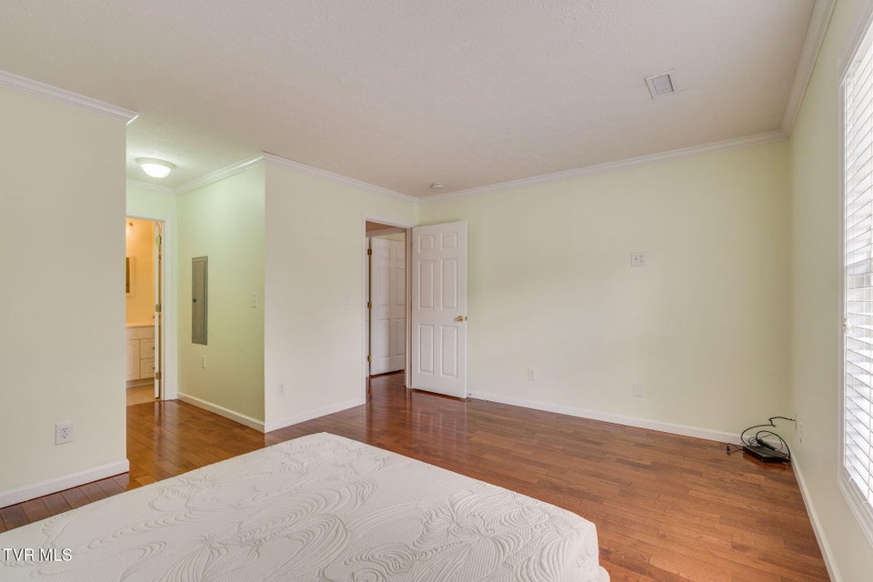 Photo #16: 703 Main Street