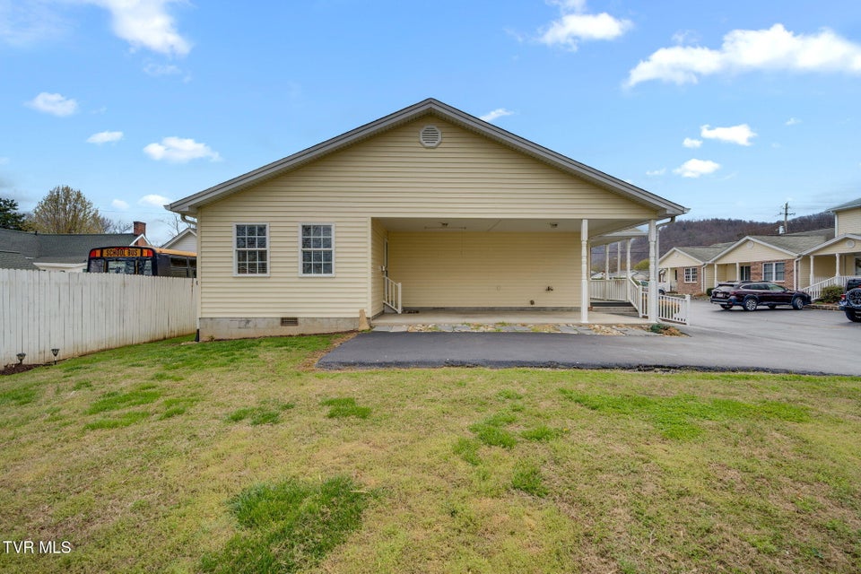 Photo #26: 703 Main Street