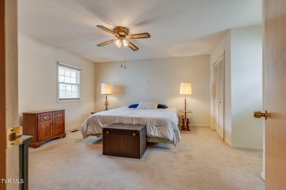 Photo #15: 902 Federal Street