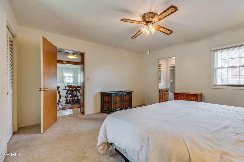 Photo #16: 902 Federal Street