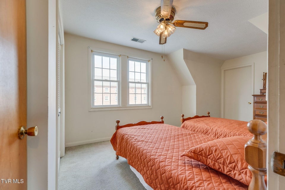 Photo #23: 902 Federal Street