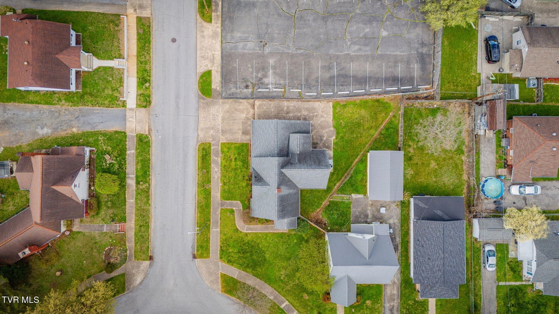 Photo #32: 902 Federal Street