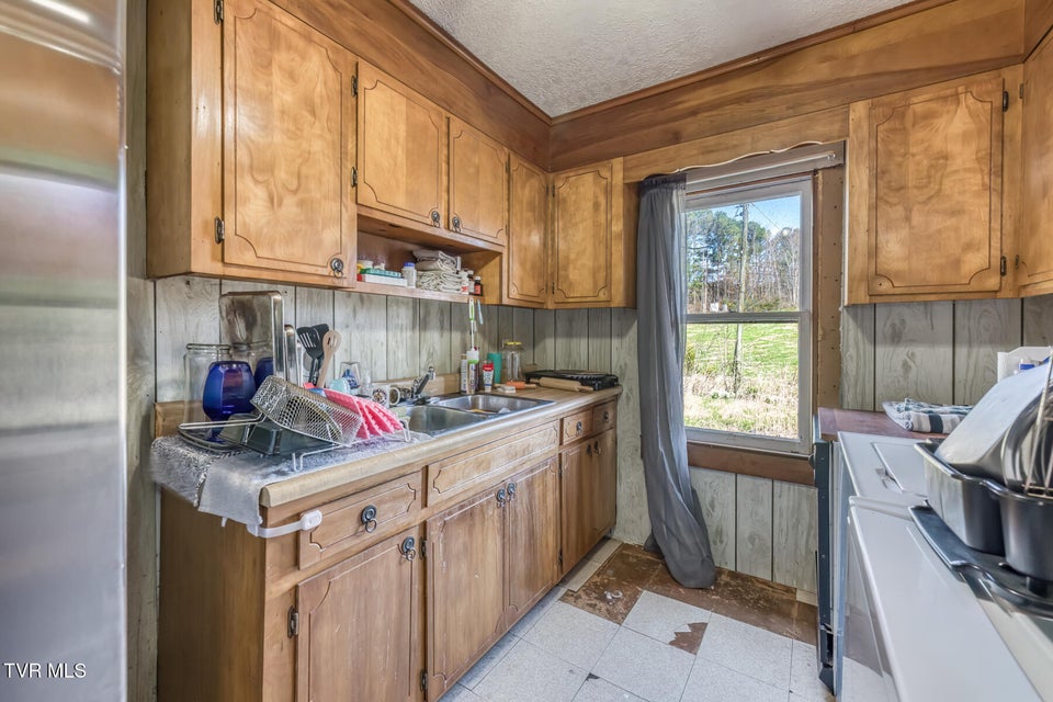 Photo #9: 880 Highway 44 