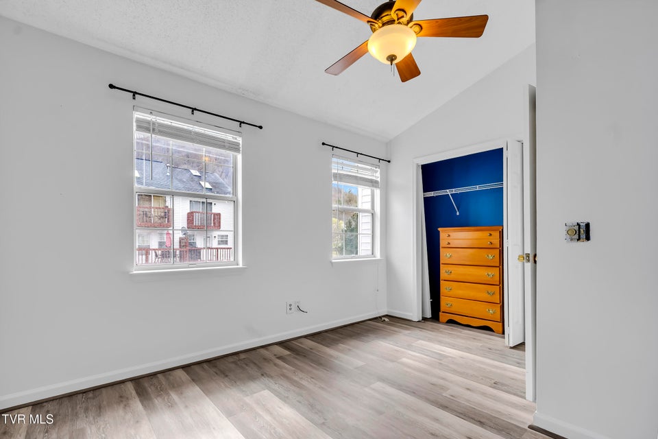 Photo #10: 2931 Broad Street