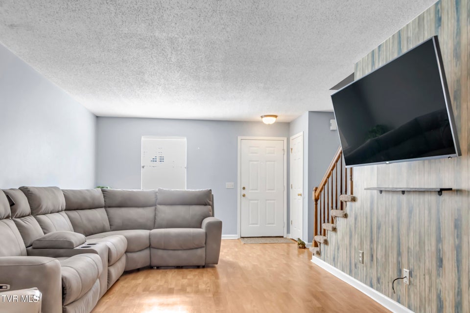 Photo #3: 2931 Broad Street