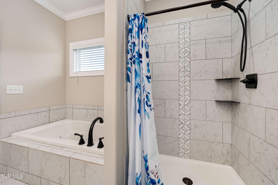 Photo #38: 226 Quiet Stroll Lane