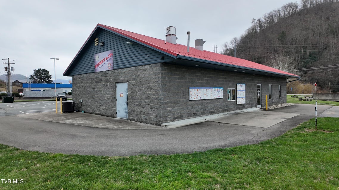 Photo #27: 693 Shady Street