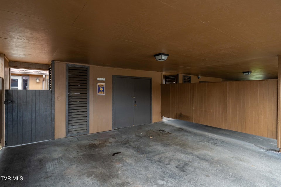 Photo #7: 548 Fleetwood Drive