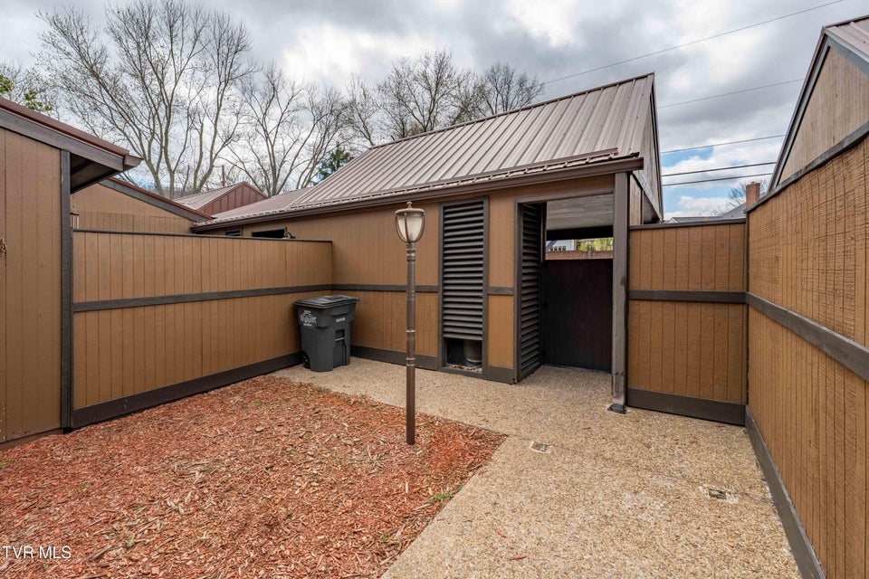 Photo #10: 548 Fleetwood Drive