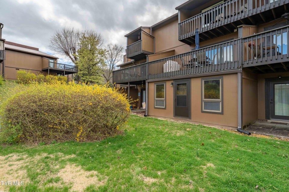 Photo #14: 548 Fleetwood Drive