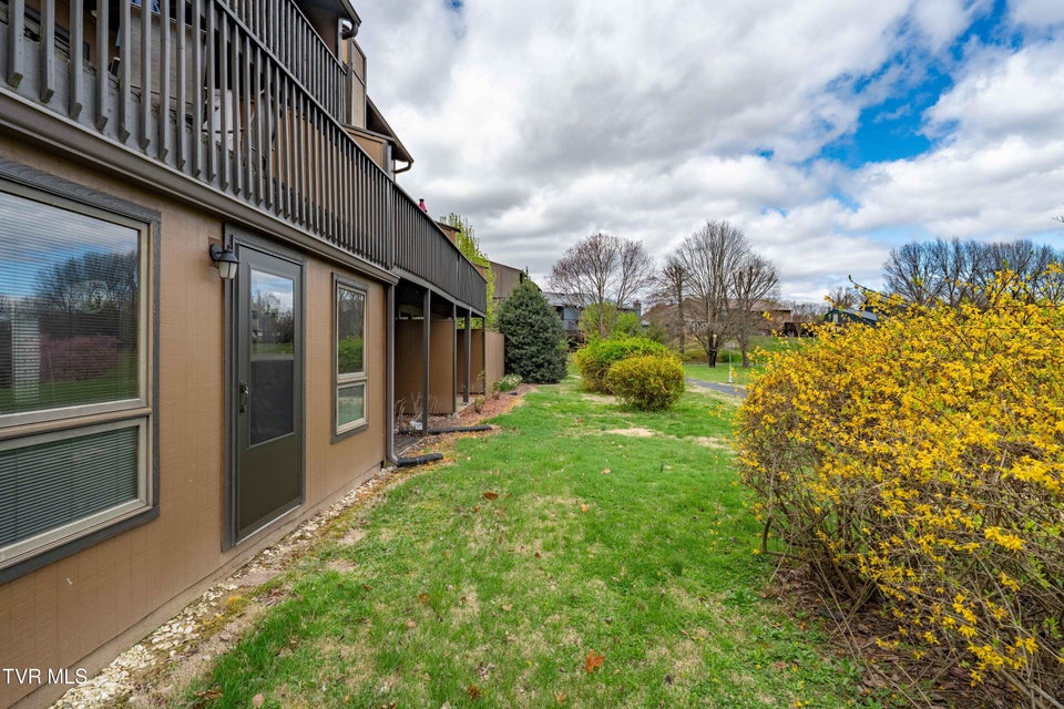 Photo #15: 548 Fleetwood Drive