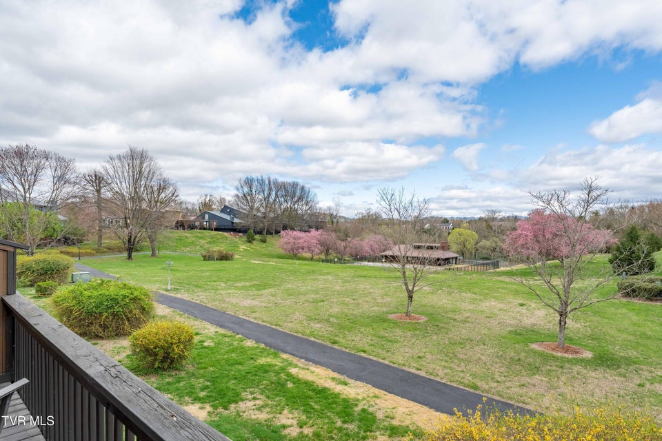 Photo #20: 548 Fleetwood Drive