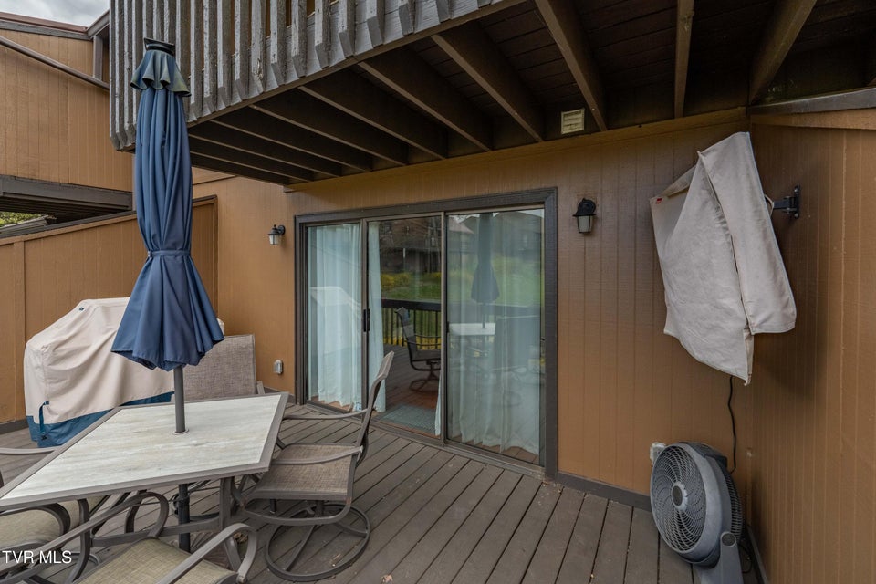 Photo #22: 548 Fleetwood Drive