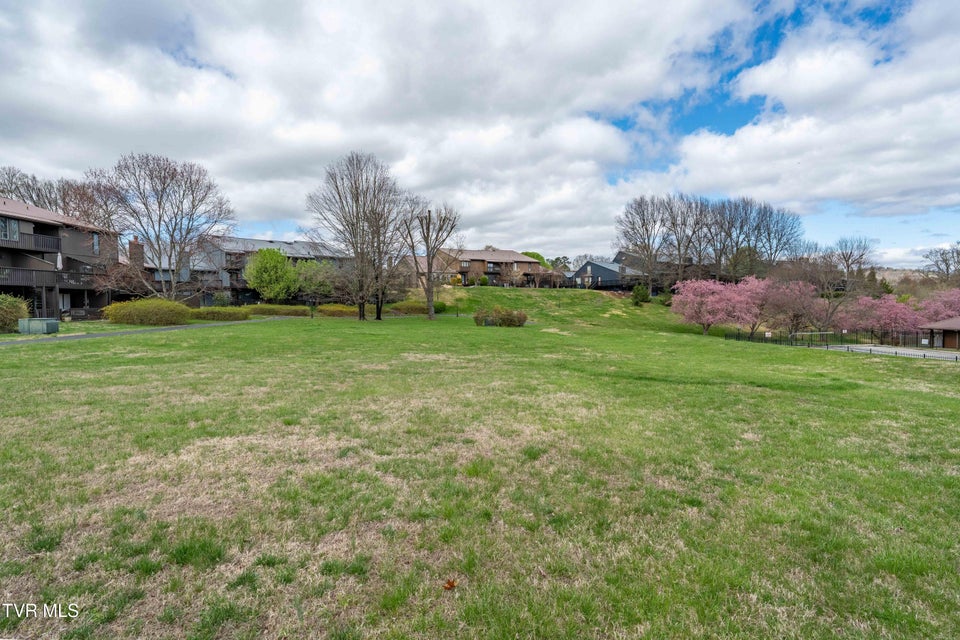 Photo #25: 548 Fleetwood Drive