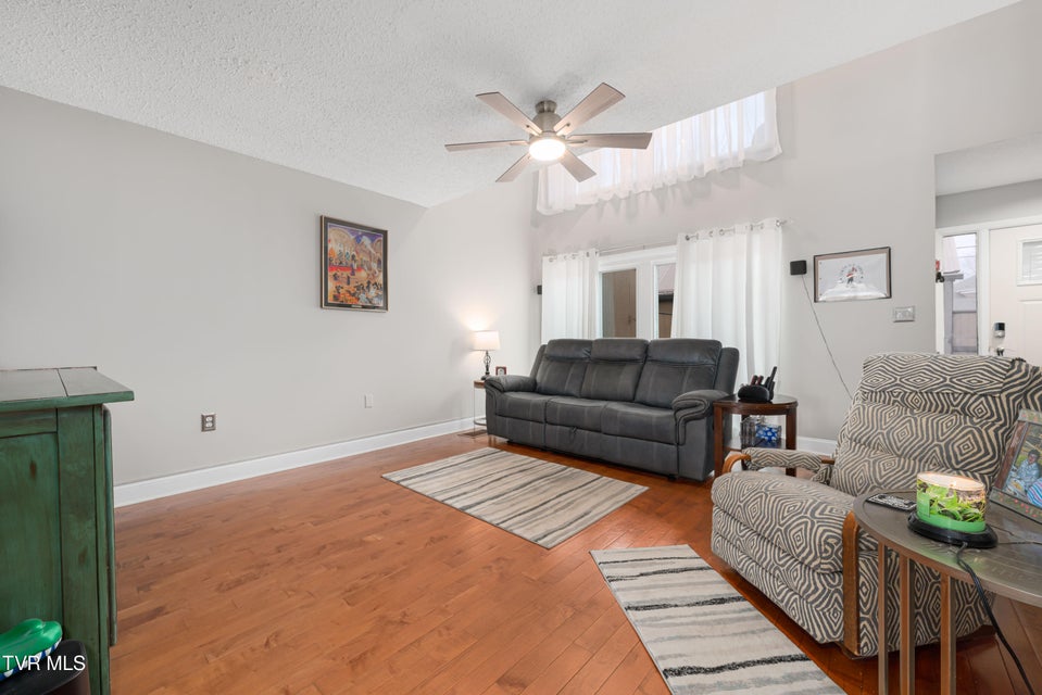 Photo #34: 548 Fleetwood Drive