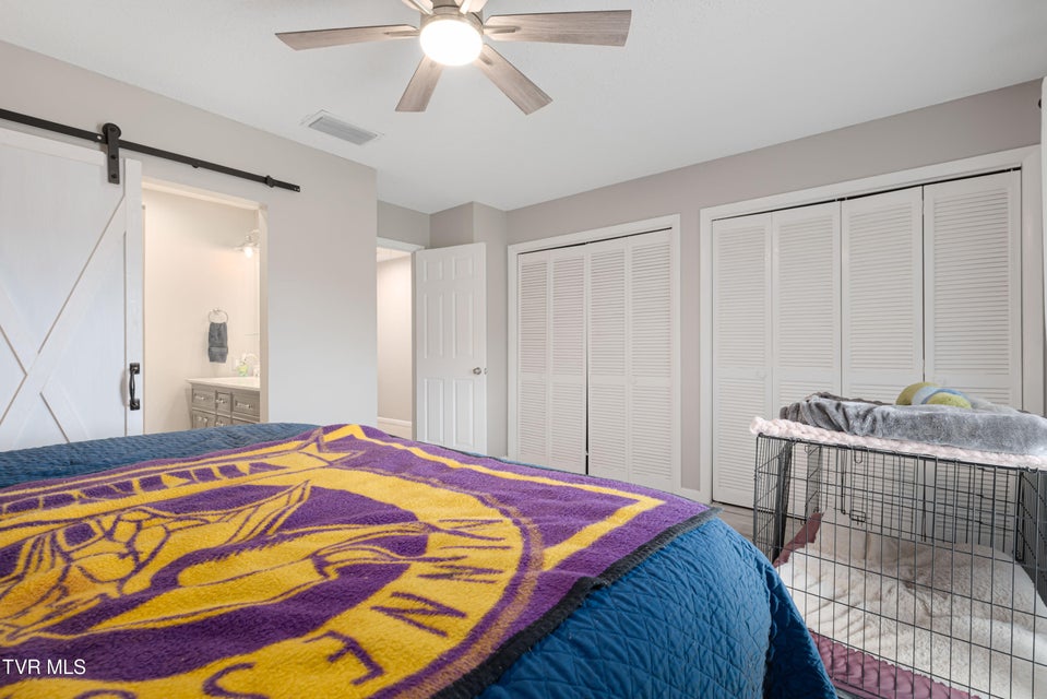 Photo #44: 548 Fleetwood Drive