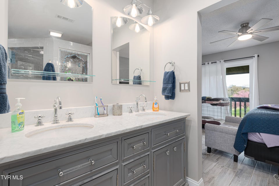 Photo #45: 548 Fleetwood Drive