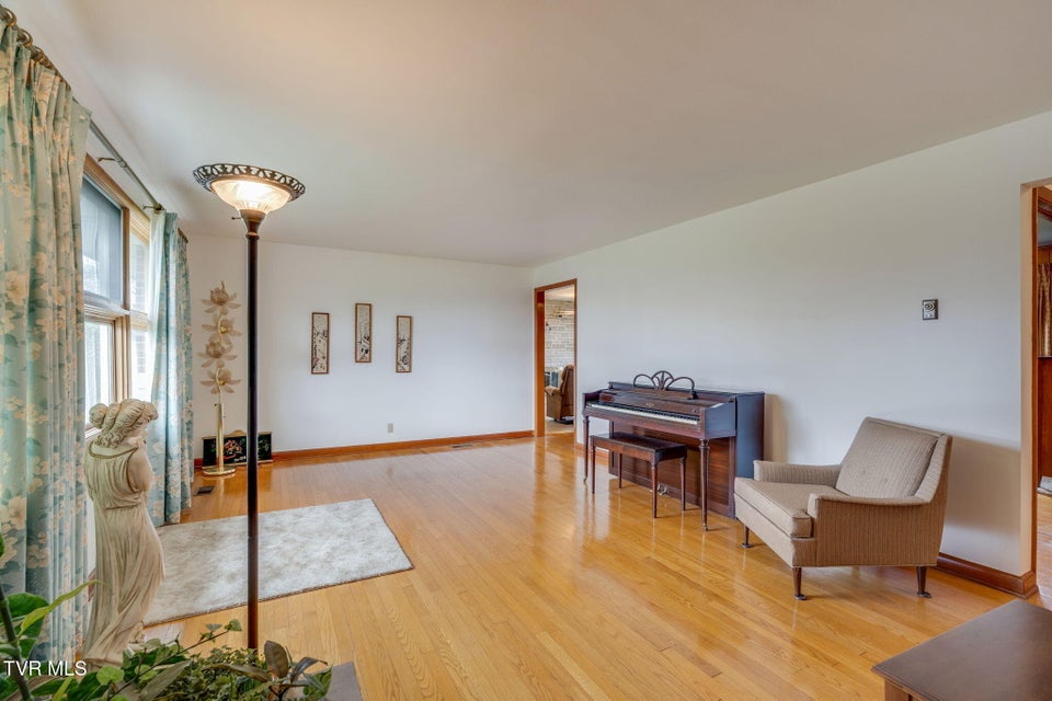 Photo #4: 801 Mimosa Drive