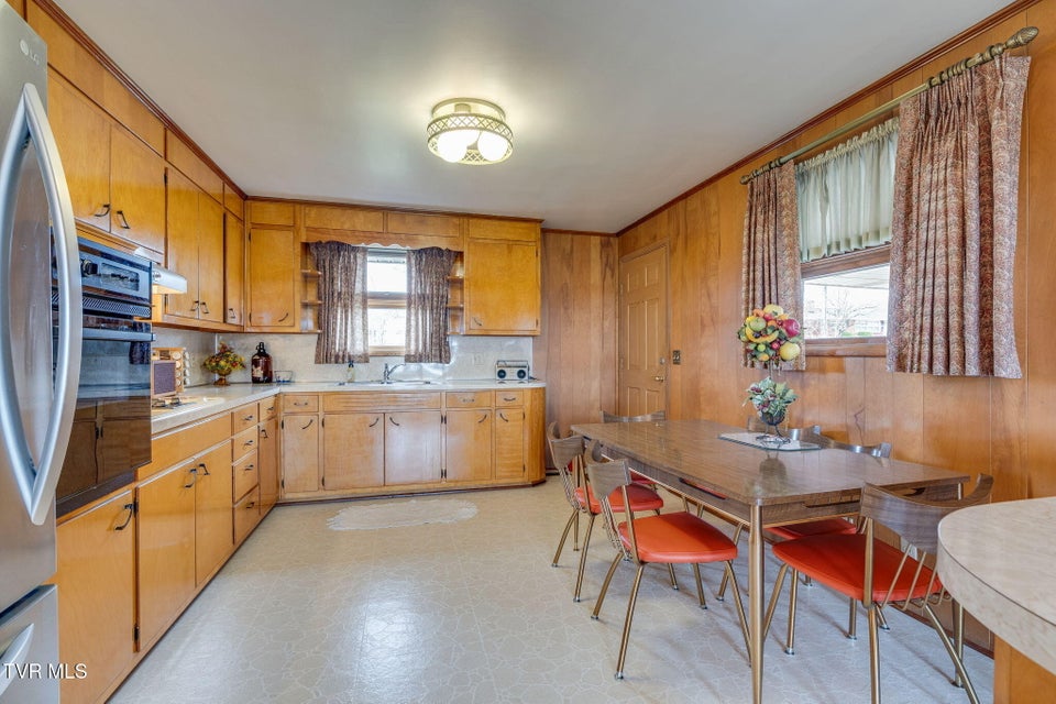 Photo #10: 801 Mimosa Drive