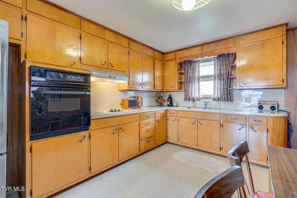 Photo #11: 801 Mimosa Drive