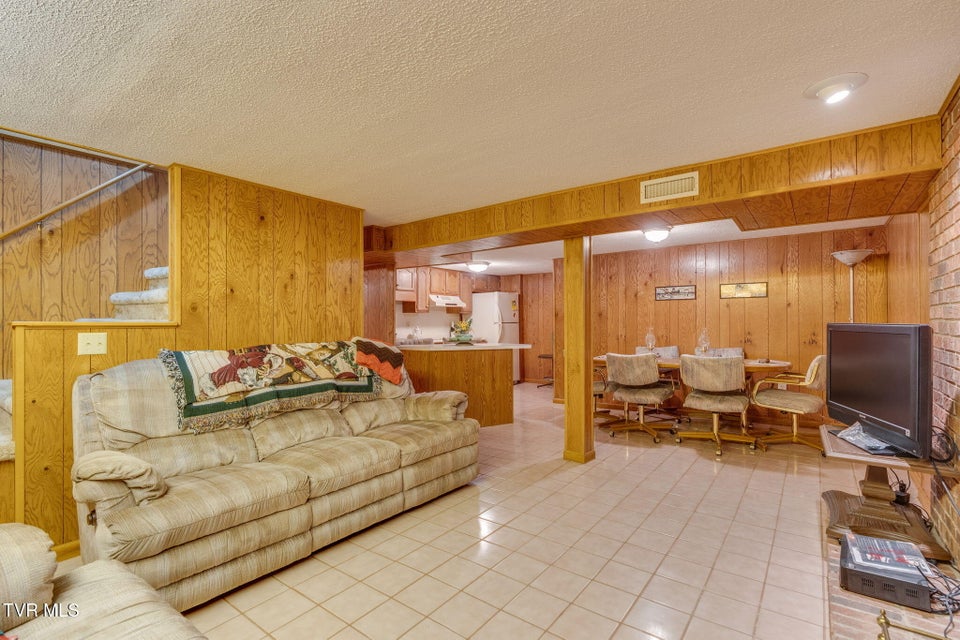 Photo #20: 801 Mimosa Drive