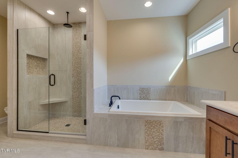 Photo #17: 518 Middays Rest