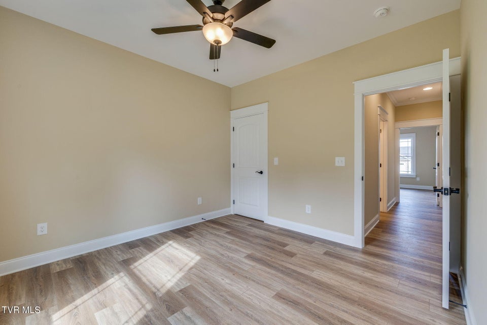 Photo #25: 518 Middays Rest