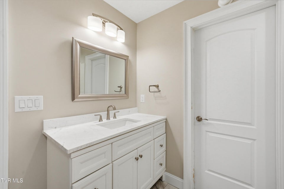 Photo #39: 1184 Cliffview Circle