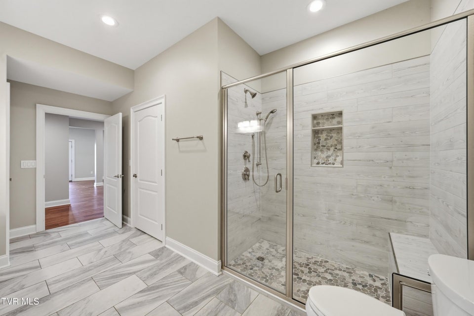 Photo #40: 1184 Cliffview Circle