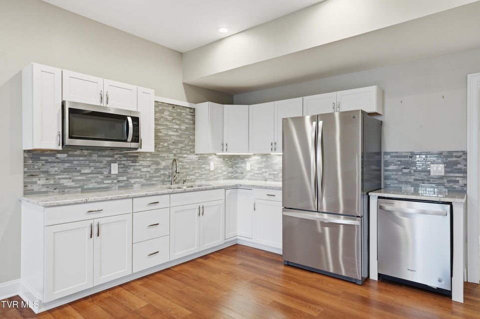 Photo #33: 1184 Cliffview Circle