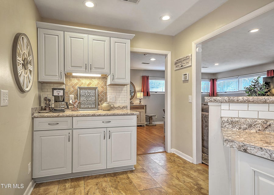 Photo #8: 806 Hollis Street