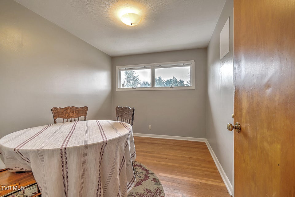 Photo #17: 806 Hollis Street