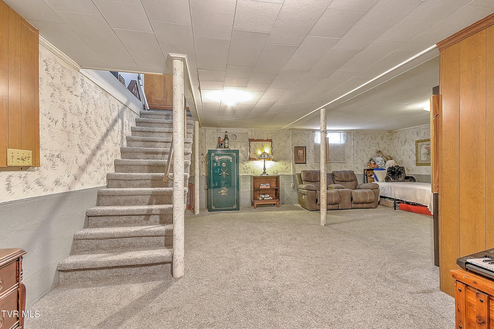 Photo #20: 806 Hollis Street