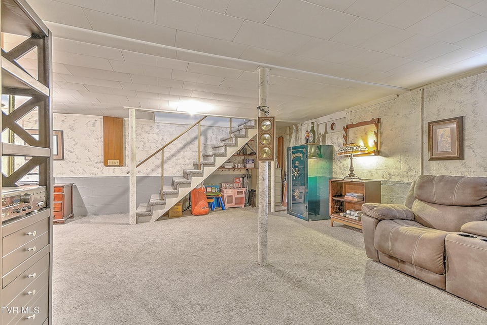 Photo #24: 806 Hollis Street